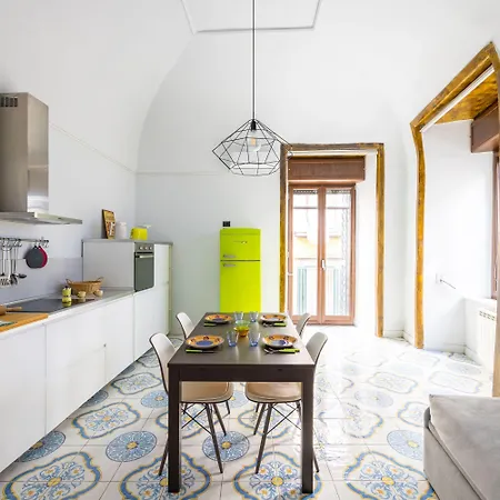 Leticia's By Wonderful Italy *